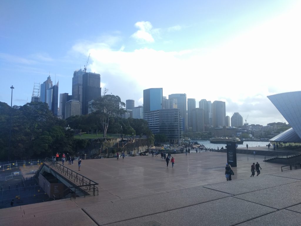 Centre de Sydney vu depuis le parvis de l'Opéra