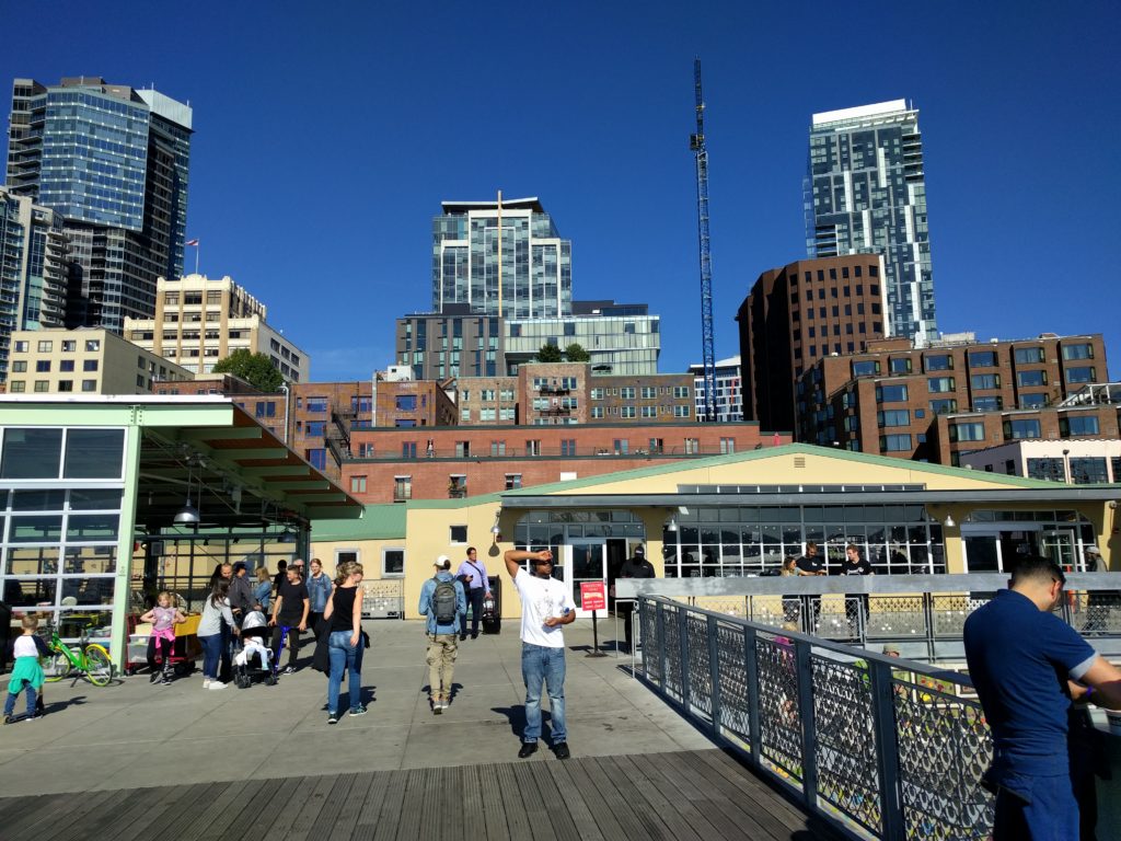 Vue de Seattle depuis le Toit terrasse du Market Center