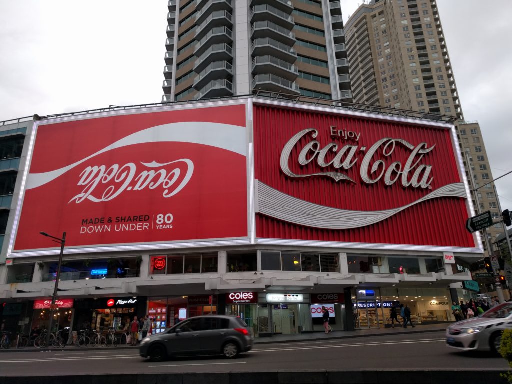 Très célèbre publicité pour Coca-Cola à Kings Cross