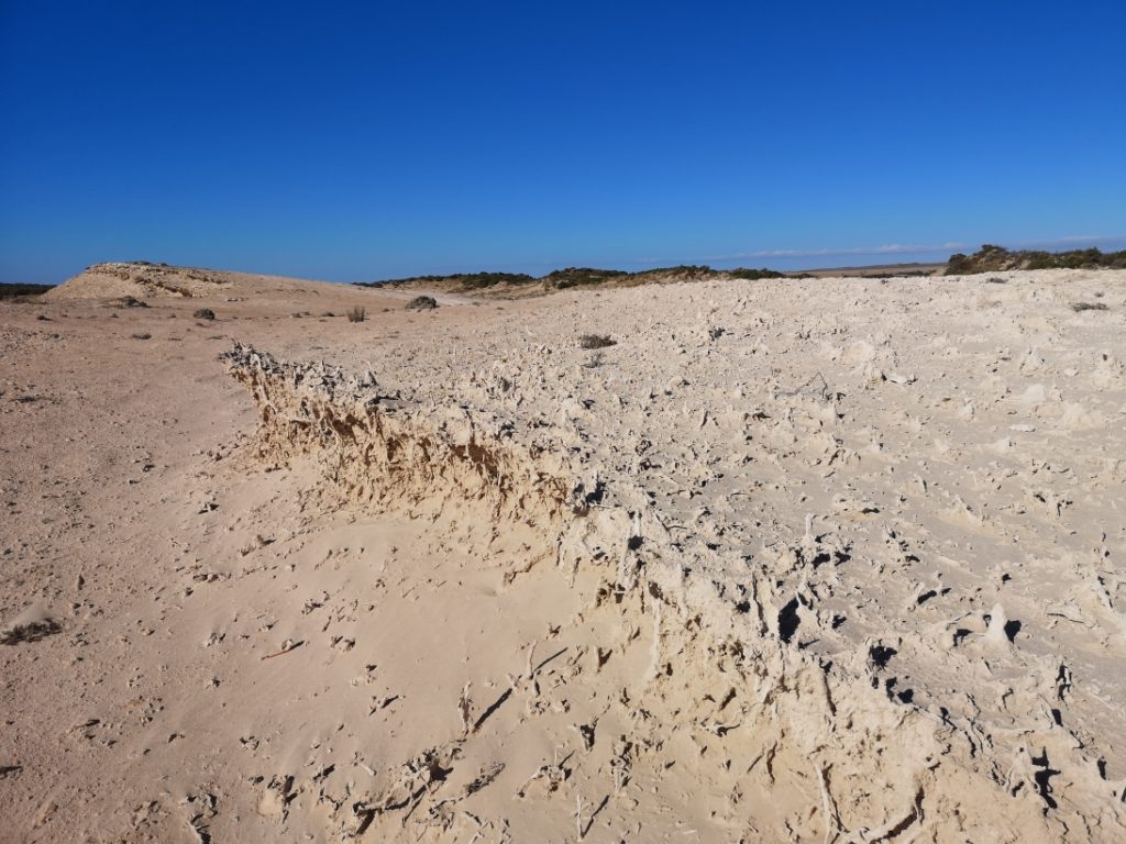 Roches de sable sculptées par le vent et l'érosion ?
