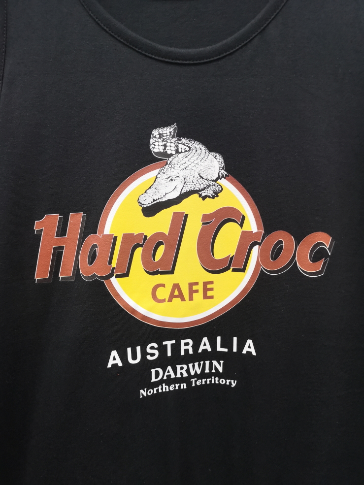 Toujours pas de Hardrock Café ici mais un peu d'humour...