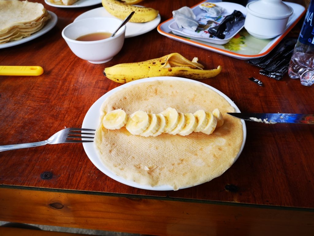 Pancake à la banane et aux sirop