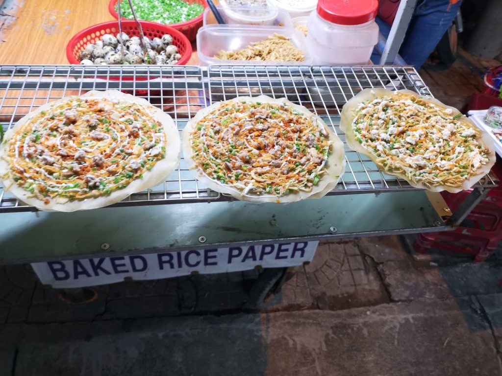 Les rolls vietnamiens au papier de riz, avant qu'ils soient roulés